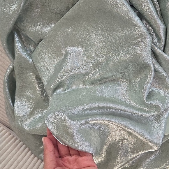 Glamorous Abaya Batwing Satin Open Kimono - Picture 5 of 6